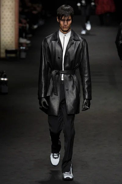 Look 39